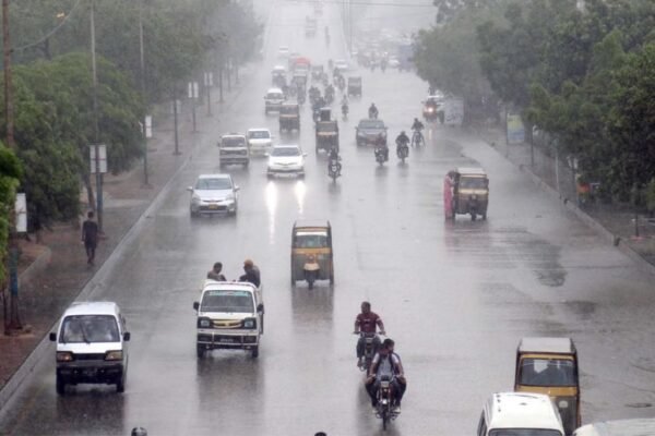 PMD issues weather alert as heavy rain, thunderstorms expected