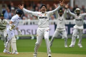 England’s first innings ends at 290 after Pakistan’s bowling brilliance