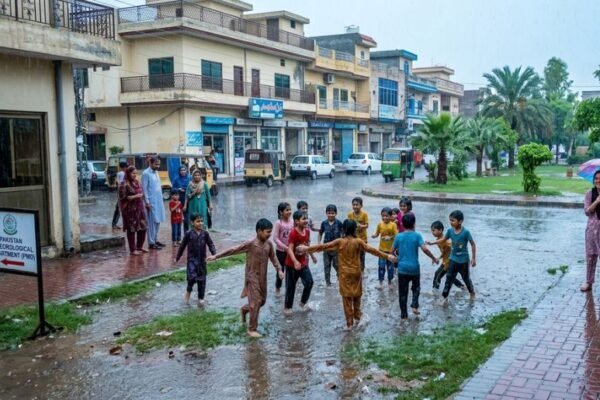 Rain and thunderstorms expected across parts of Pakistan: PMD