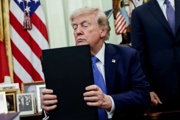 Trump orders to ban birth tourism