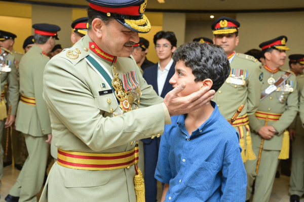 Field Marshal Asim Munir pays tribute to martyrs at GHQ
