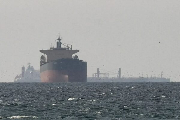 Iran approves fees for ships passing through Strait of Hormuz