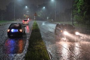 Evening rain brings end to humid, hot day in Islamabad