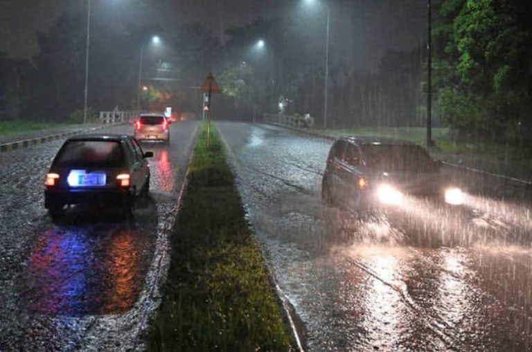 Evening rain brings end to humid, hot day in Islamabad