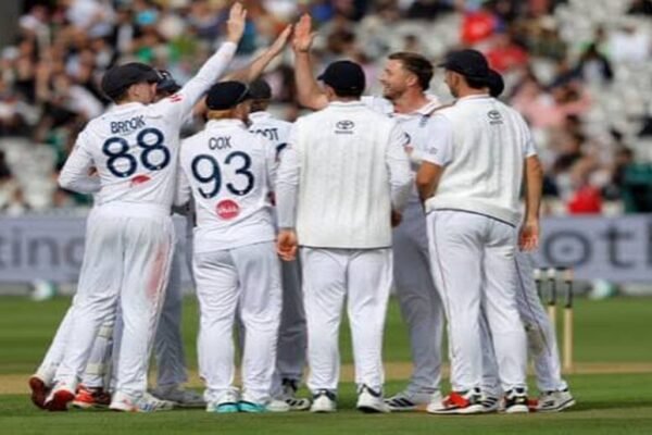 Pakistan lose two batters without scoring as England tighten grip on Edgbaston Test