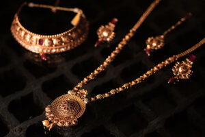 Gold price in Pakistan today: per tola rate drops further