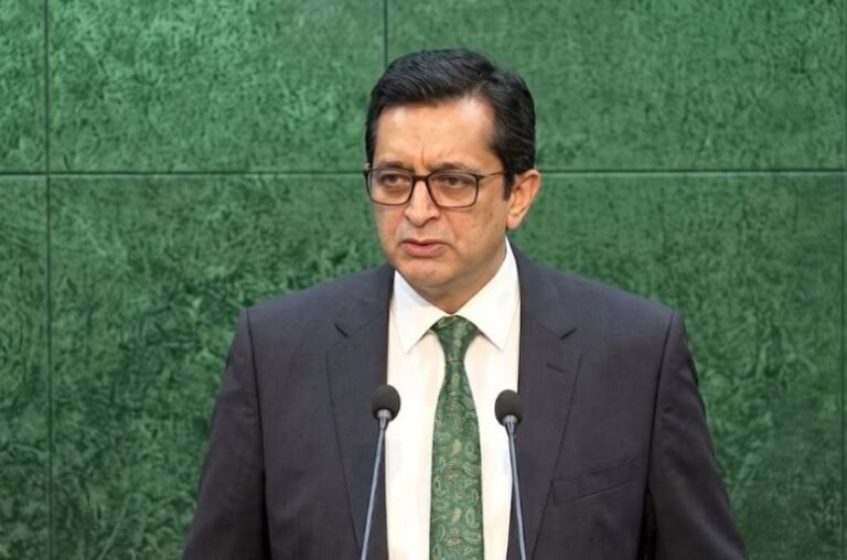 Pakistan strongly condemns Houthi attacks, supports Saudi Arabia: FO