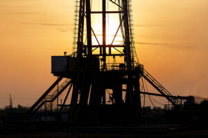 Oil prices rise as renewed US-Iran fighting fuels supply fears