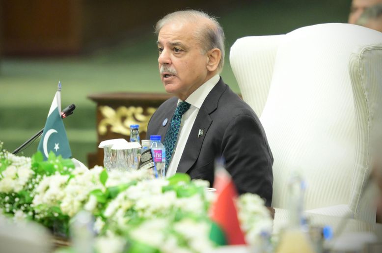 PM Shehbaz pays tribute to martyrs on Defence Day