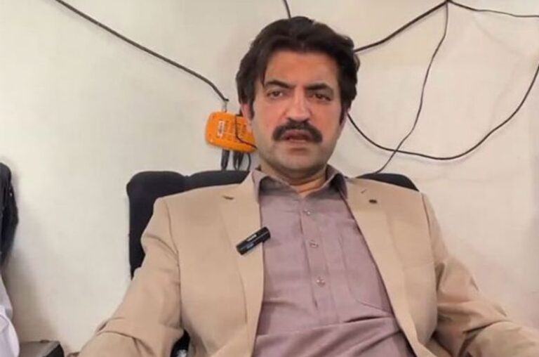 Political movements need sacrifice, not donations: Marwat
