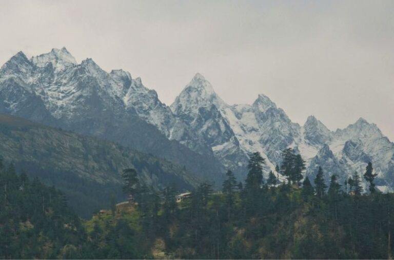 Fresh snowfall adds to Kalam’s charm, attracting tourists