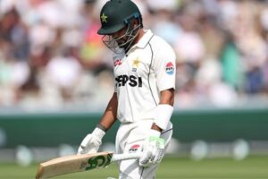 Pakistan in deep trouble at 60 for 5 as star Babar Azam falls early against England