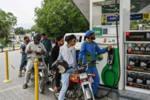 Govt reduces petrol, diesel prices