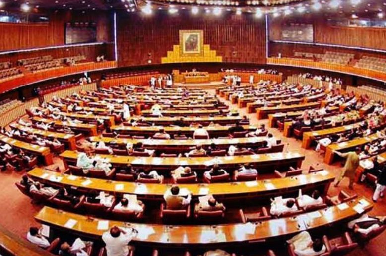 Senate introduces four-day office week under new austerity measures