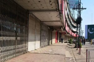 Smart lockdown in Pakistan still undecided amid rising fuel prices