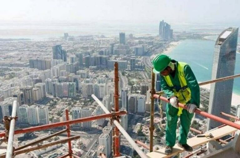 Pakistanis Working in UAE