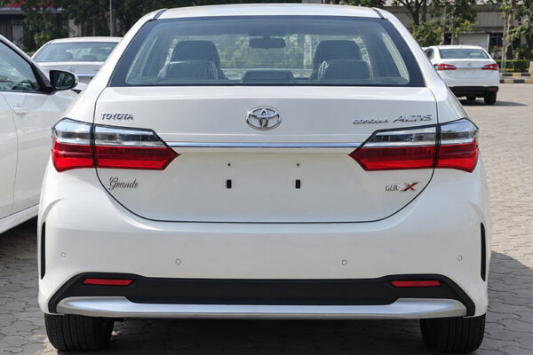 Toyota Corolla Facelift 2027