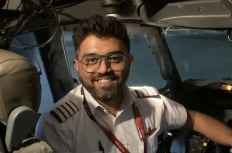 Israel PM hails Indian pilot
