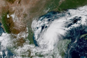 Hurricane Isaias Heads Toward US Gulf Coast With Threats
