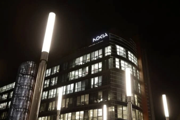 Nokia agrees to sell