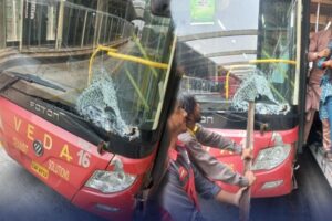 Two Metro buses collide at Lahore’s Azadi Station, 10 injured
