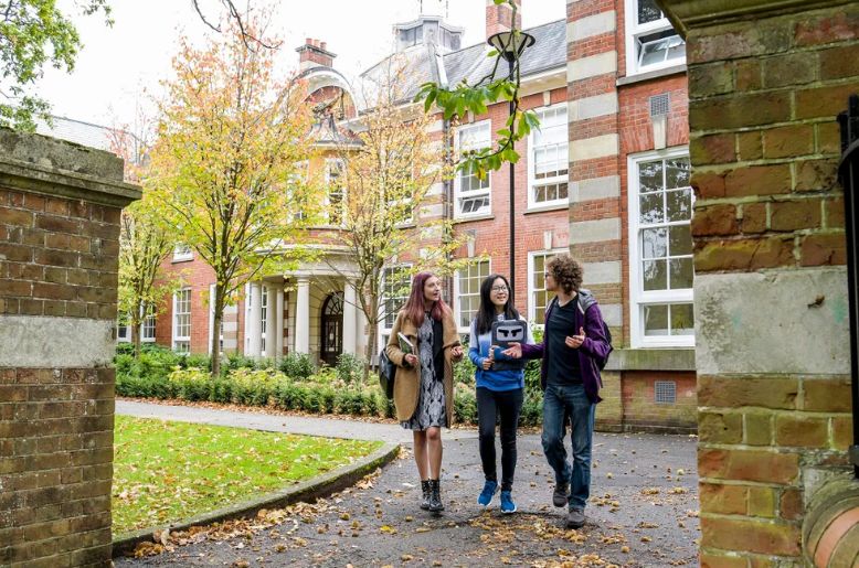 UK announces AI scholarship for PhD students